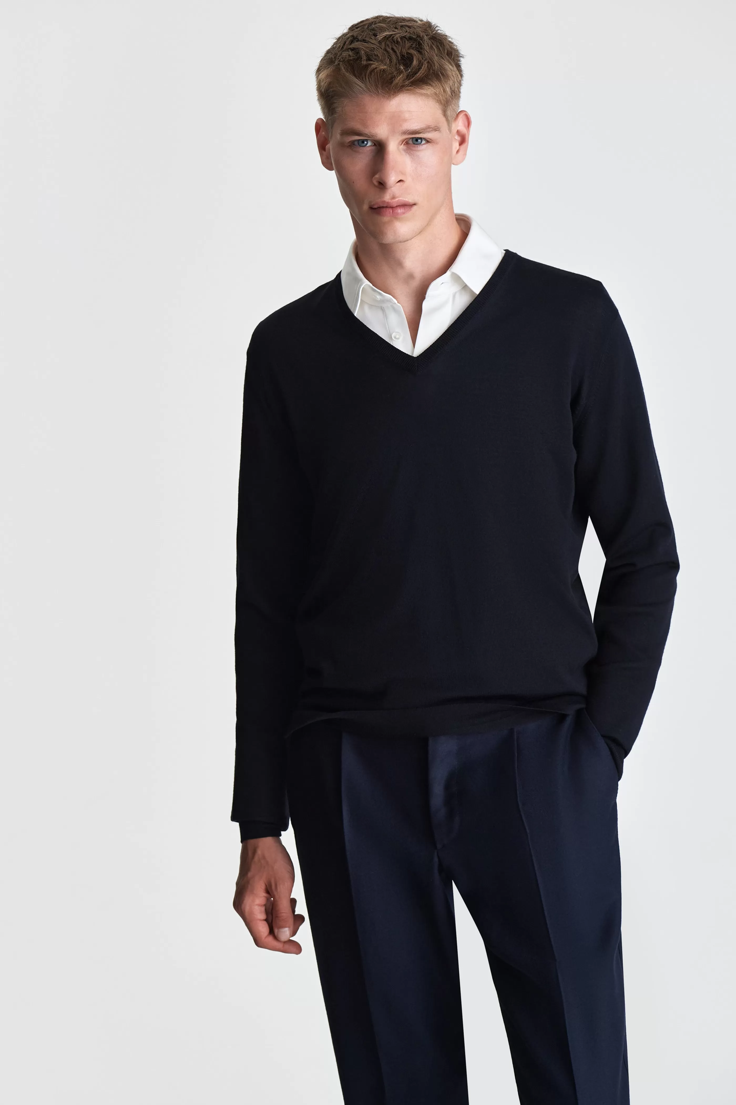 Thom Sweeney Merino Wool Extrafine V-Neck Sweater