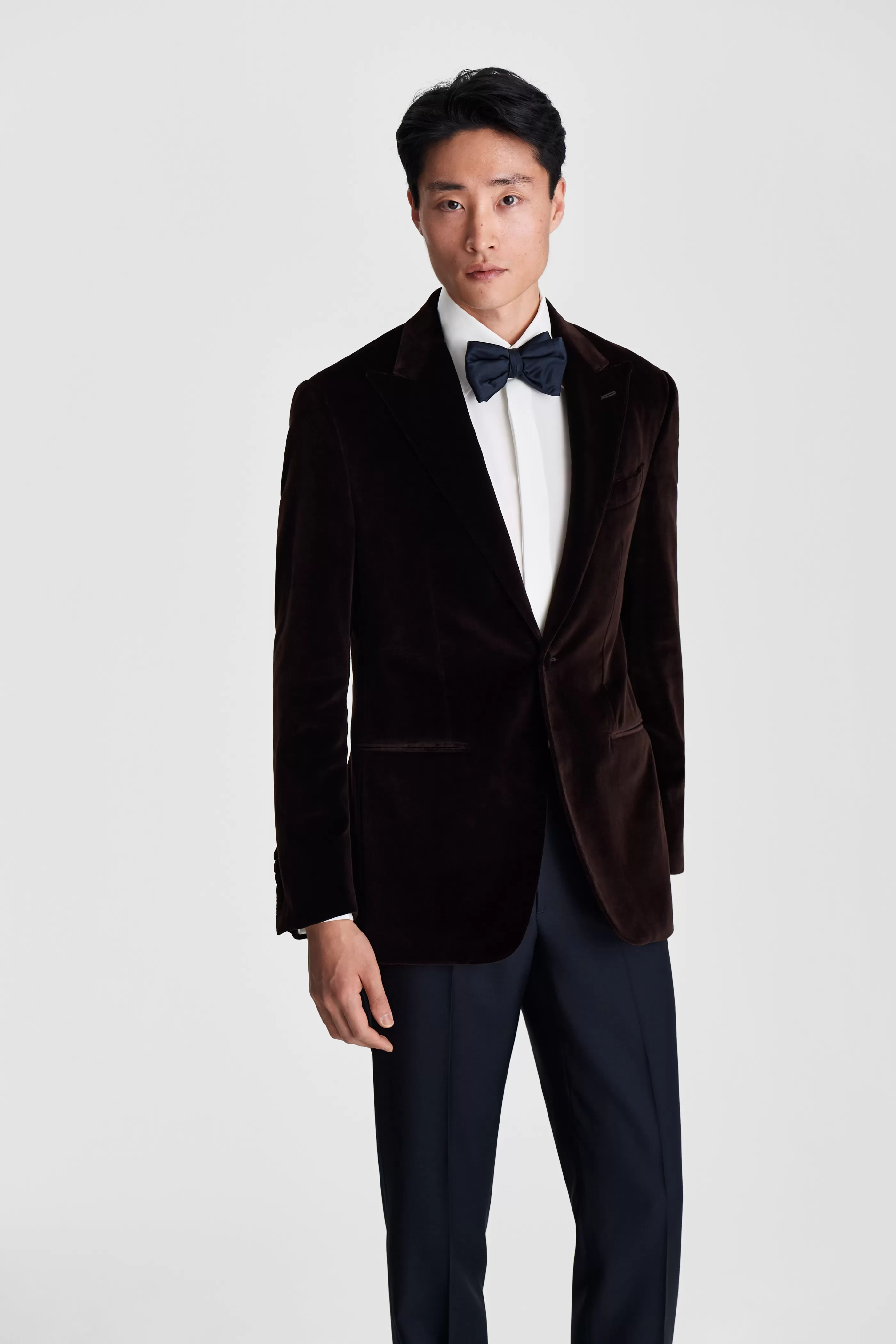 Thom Sweeney Velvet Single Breasted Peak Lapel Dinner Jacket